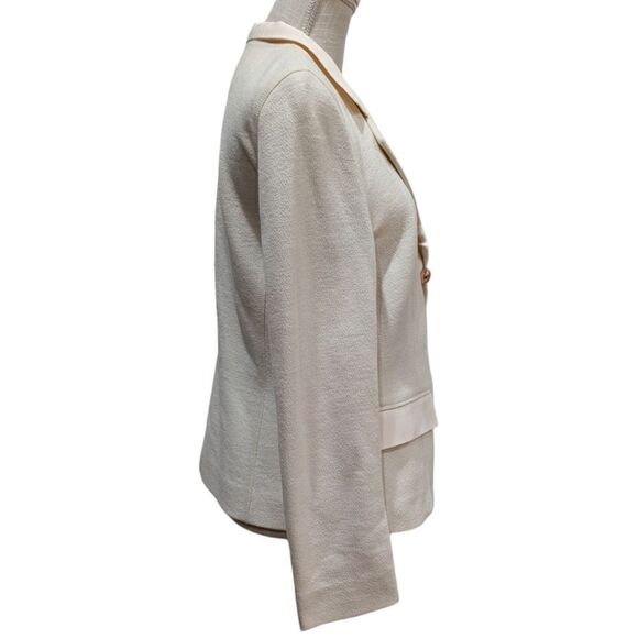 Escada Women's EU 40, US M Wool Blend Powder Cream Rose Gold Two Button Blazer - Picture 3 of 12